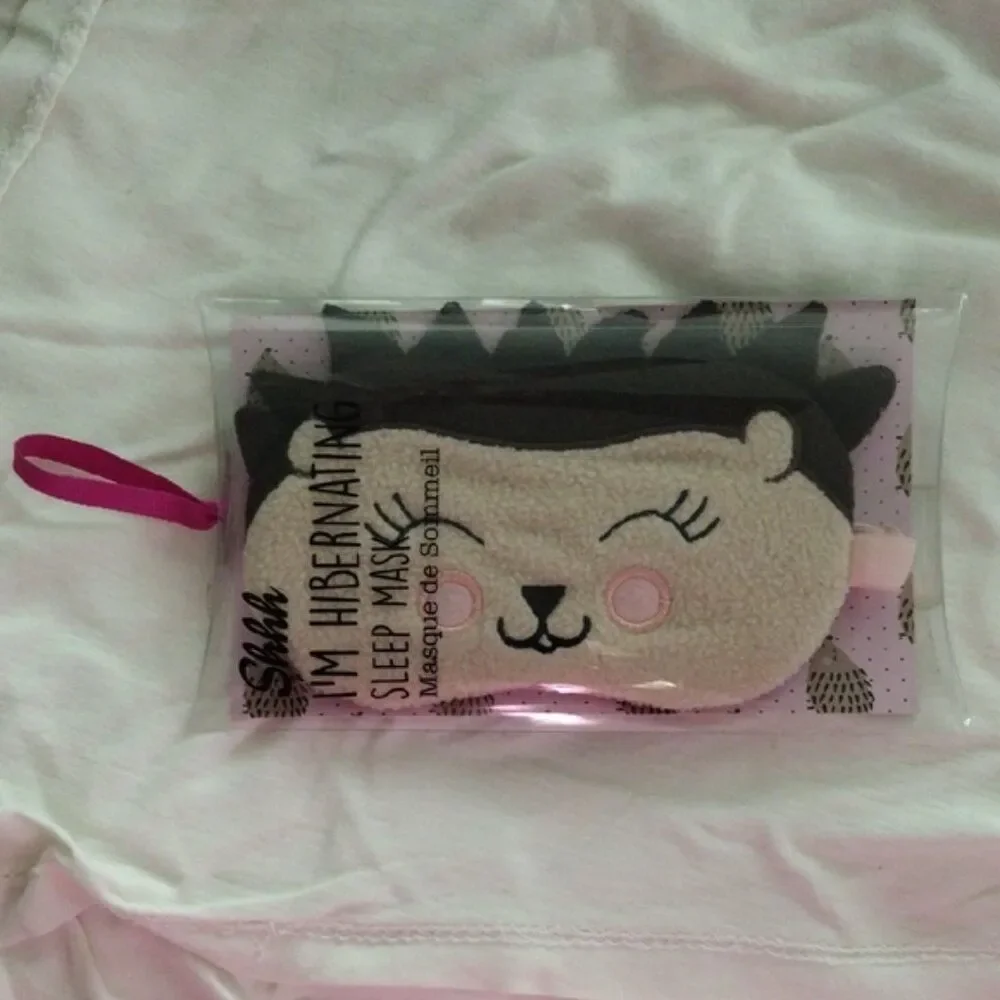 New in Box The Sak Kids Hedgehog Sleep Mask - Cream and Black